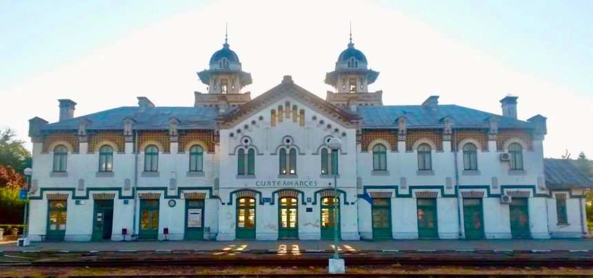 Blocare totala Reabilitarea Garii Regale Curtea de Arges