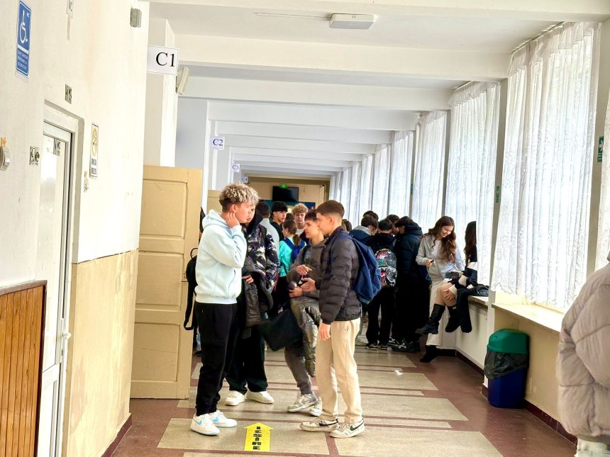 Elevii vor avea vacanta de iarna prelungita in 2025