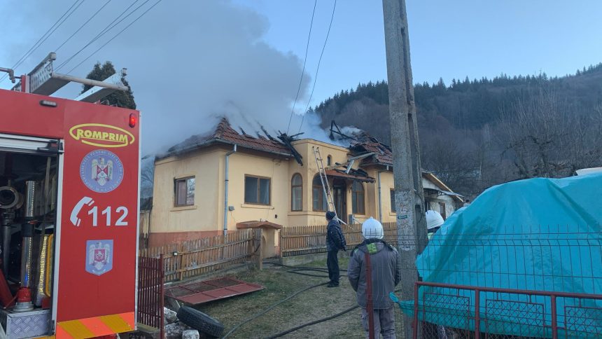 Gospodarii cuprinse de flacari in Arges