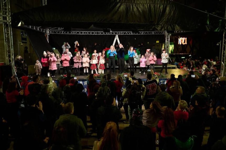 Magia Ajunului de Mos Nicolae in Piata Primariei