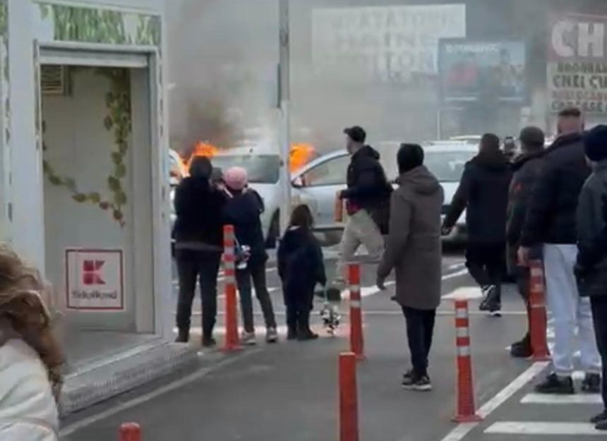Masina in flacari la Kaufland Pitesti