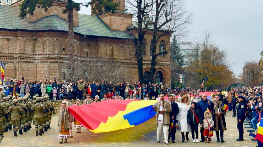 Parada de Ziua Nationala a Romaniei la Pitesti