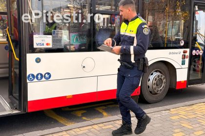 Pitesti Scandal in autobuz Baiat agresat