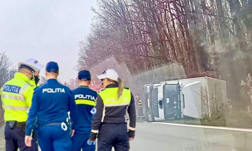 Sofer beat s a rasturnat cu camionul pe DN7