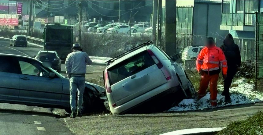 Accident in Bradu langa Pitesti o masina a cazut in