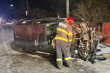 Arges A intrat cu masina intr un cap de pod