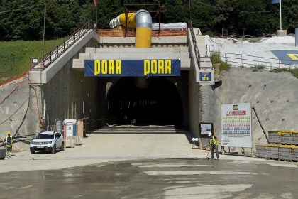 Arges Stire de ultim or a privind tunelul Momaia