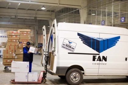 Autoritatile emit un avertisment OLX si Fan Courier in vizor