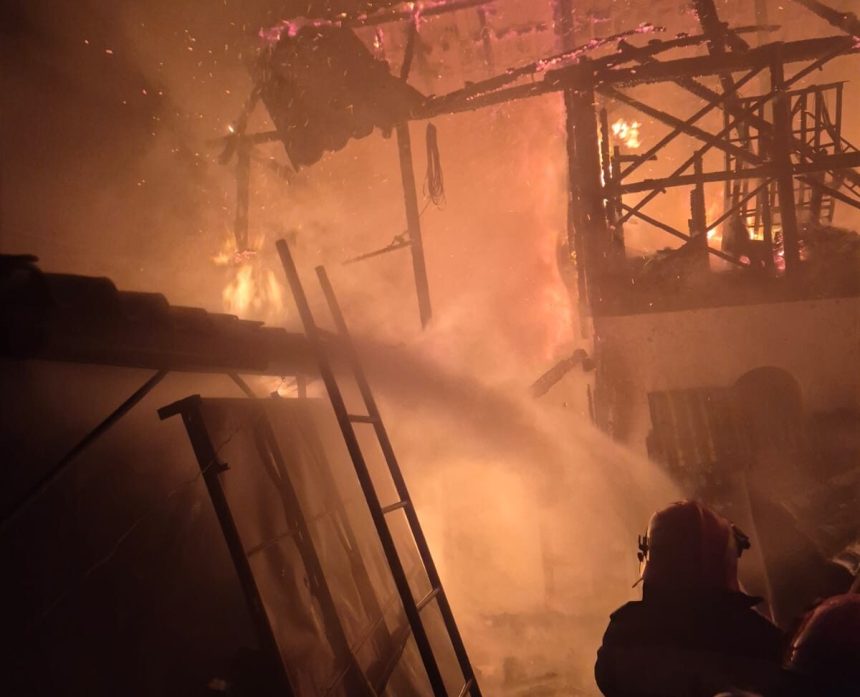 Flacari immense in Valea Danului Arges A ars cu violenta