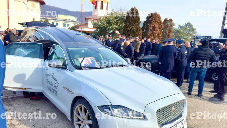 Imagini shocante de la inmormantarea comisarului sef Marius