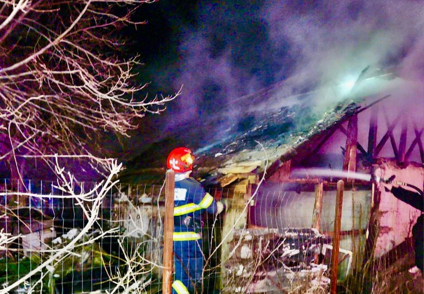 Incendiu in Arges Flacarile cuprind o anexa