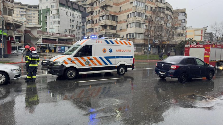 Piteshti Acident in Centrul orasului ACUM O gravida in 7 luni de