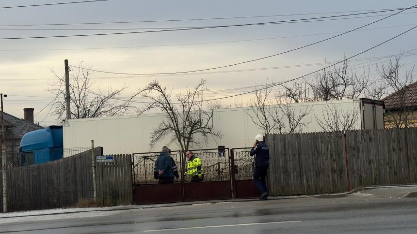 Piteshti Soc la prima ora Un tir in curte