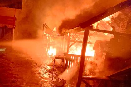 arges incendiu de proportii doua case au fost distruse de flacari