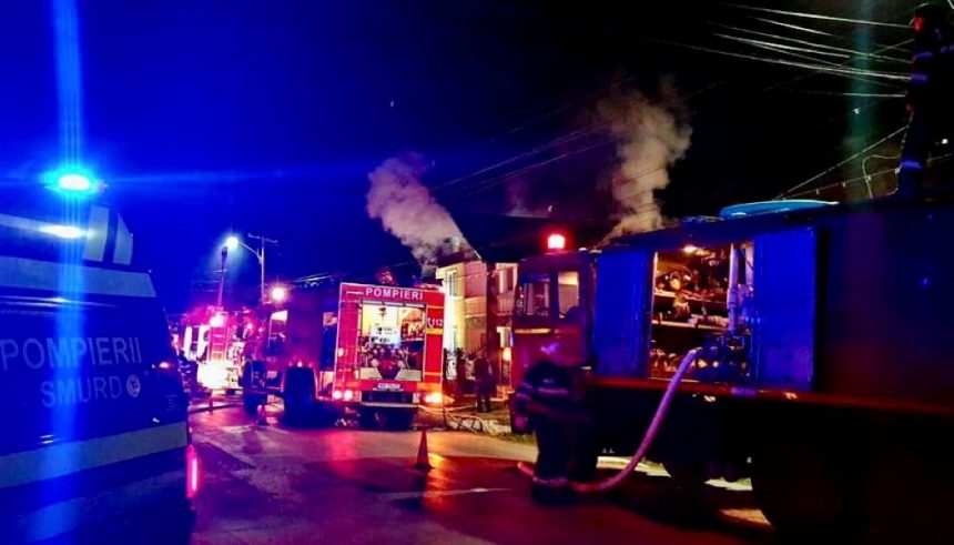 incendiu devastator intr un bloc zeci evacuate