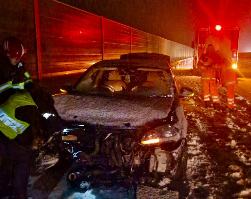 Accident serios pe A1 la Curtea de Arges Masina distrusa