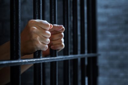 Amenda penala neachitata convertita in 180 de zile de