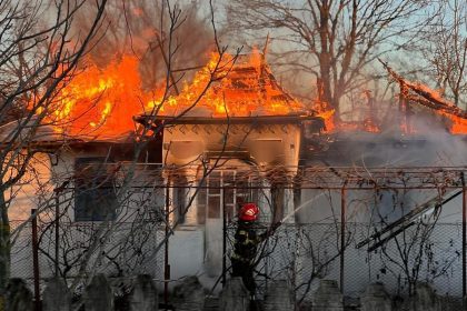Arges Casa in flacari risc de explozie