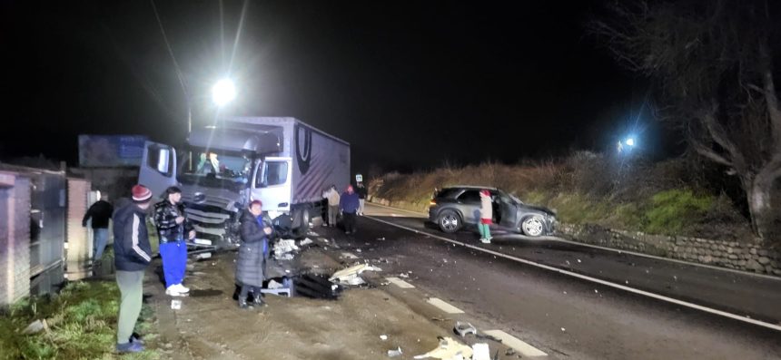 Trafic oprit pe DN 7 Pitesti Sibiu Accident grav cu o persoana decedata