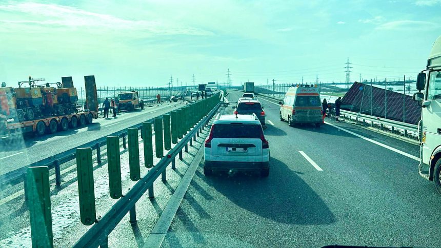 accident grav pe dex12 un tir scapat de sub control a ajuns pe