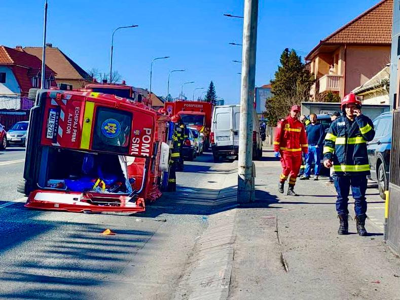 Accident grav Ambulanta SMURD a rasturnat