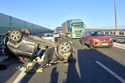 Accident grav pe DEX Pitesti Craiova Auto rasturnat