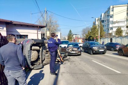 Accident in Pitesti cauzat de o soferita novice