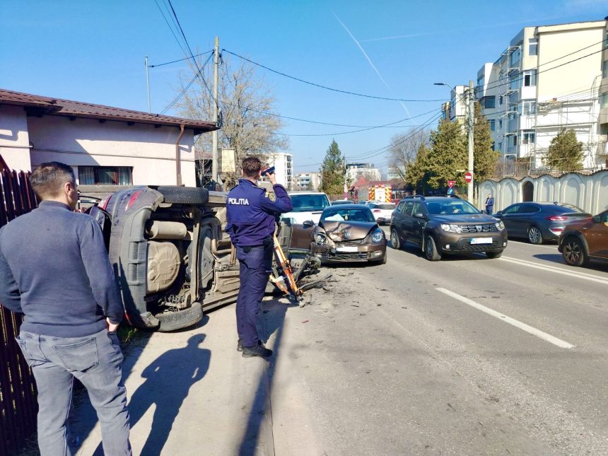 Accident in Pitesti cauzat de o soferita novice