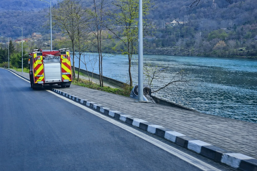 Accident pe DN7 Pitesti Sibiu o soferita a adormit la volan