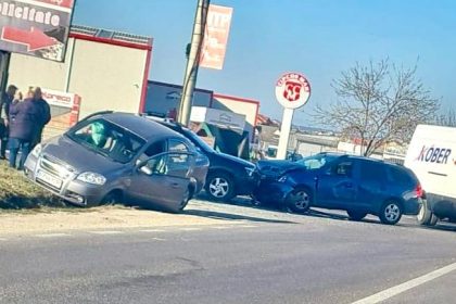 Accident rutier cu mai multe autoturisme la iesirea din Pitesti