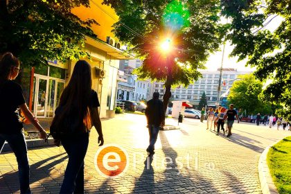 Este fantastic O veste minunata pentru acesti tineri