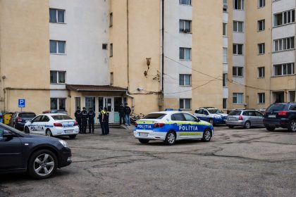 Mascatzii au intervenit intr un bloc ANL din Pitesti