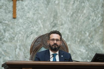 Mihai Cotez lanseaza un apel urgent Toi romanii trebuie sa