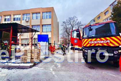 Panica la Scoala 16 Caragiale din Pitesti A izbucnit un incendiu