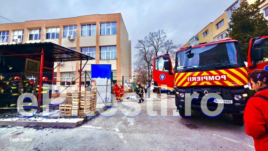 Panica la Scoala 16 Caragiale din Pitesti A izbucnit un incendiu
