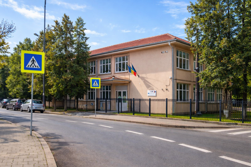 Scoala Gimnaziala din Campulung recruteaza