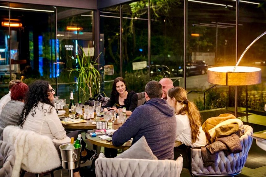 Seri ideale exista Iar acestea au loc la Grota Rece Pitesti