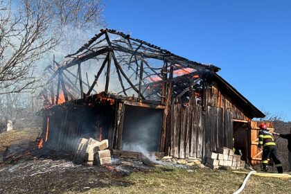 incendiu intr o gospodarie din arges totul a fost distrus