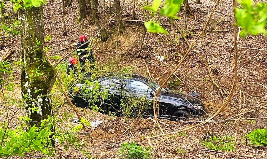 Accident cu victima in Arges Masina iesita de pe drum