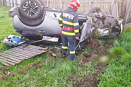 Accident grav pe DN7 Pitesti Sibiu doua autoturisme implicate