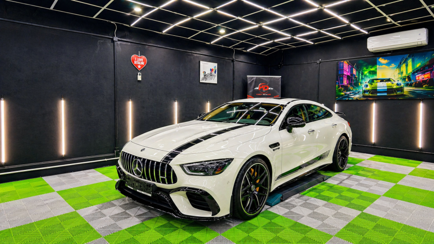 Bolid de lux Mercedes intarit la AuroDetailing