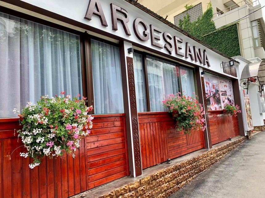 Casa Argeean Piteti vii pentru mncarea delicioas rmi pentru atmosfer