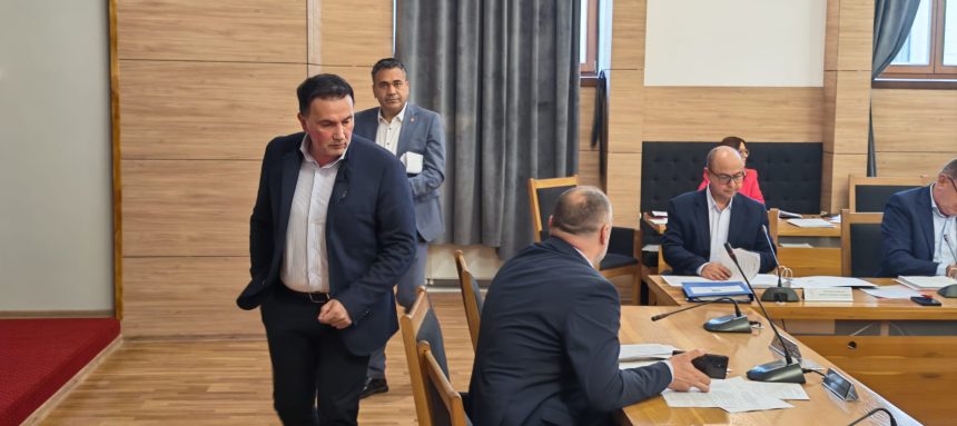 Marile intelegeri nu se proclama ci se pun in practica apoi se