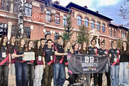 Pitesti Bratianu face istorie Echipa de robotica