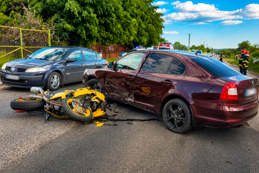 Accident serios in Arges la Campulung cu un motociclist implicat