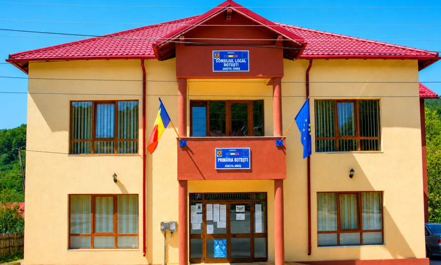 Arges O primarie de seama angajeaza personal