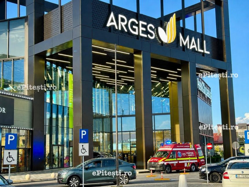 Clipe de patica la Arges Mall Pitesti Un tanar sa