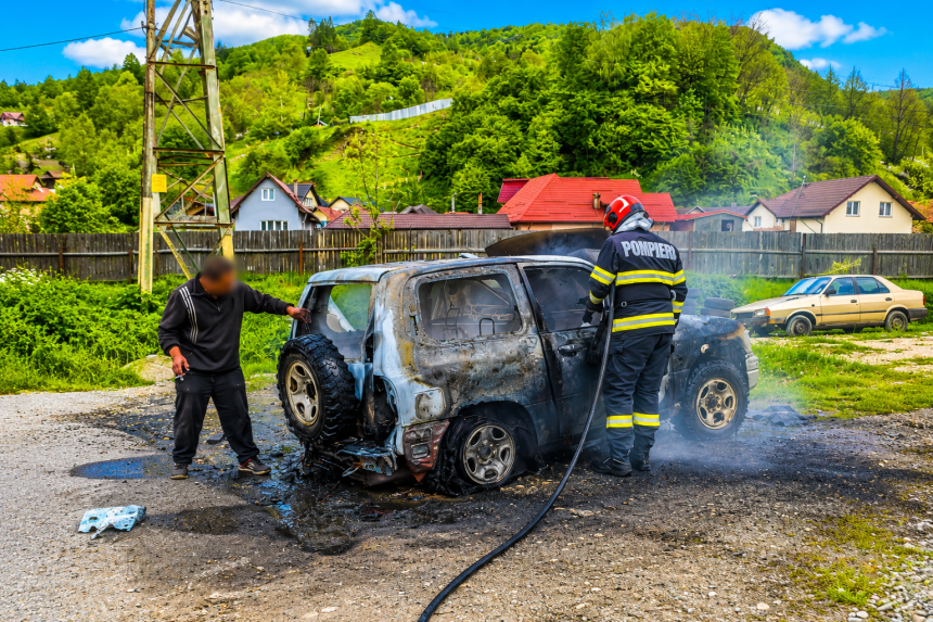 O masina a detonat in Arges
