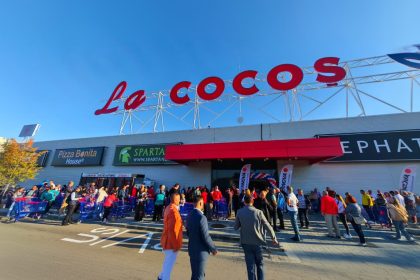 Se petrece la Supermarketul La Cocos din Pitesti Toata lumea