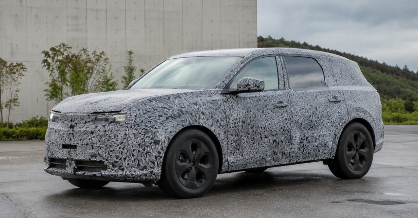 Un nou model Dacia suprins pe drum Ce este acesta